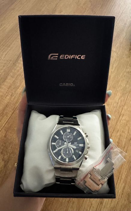 Часовник CASIO Edifice Efs-S630D-1AVUEF