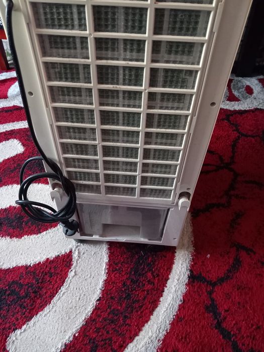 Descriere Instalatie de aer conditionat KR-7010, 60 W, 8 L, 220 m3 / h