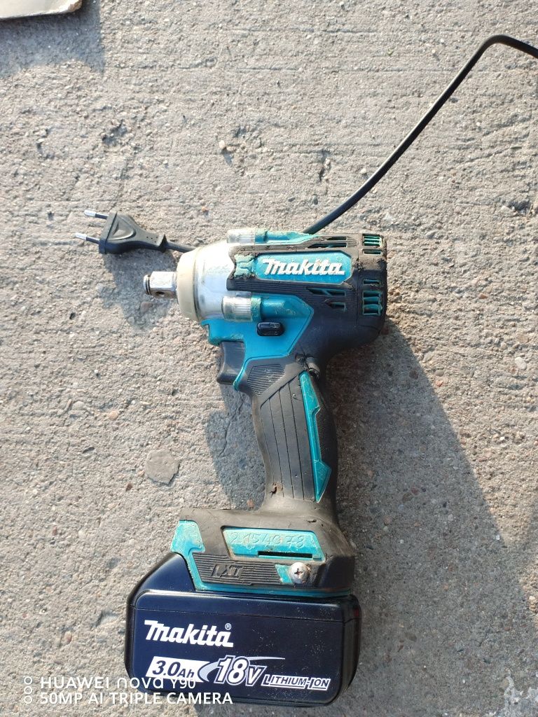 Makita Masina de insurubat 
DTW300Z