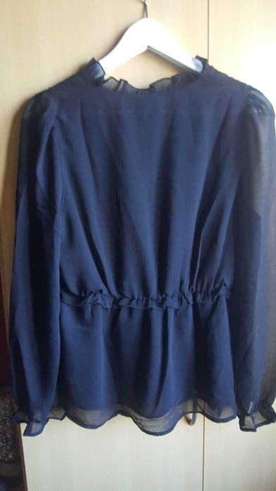 Vând bluză neagră , elegantă Vero Moda