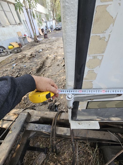 Тент, борт, путка, кузов сотилади.