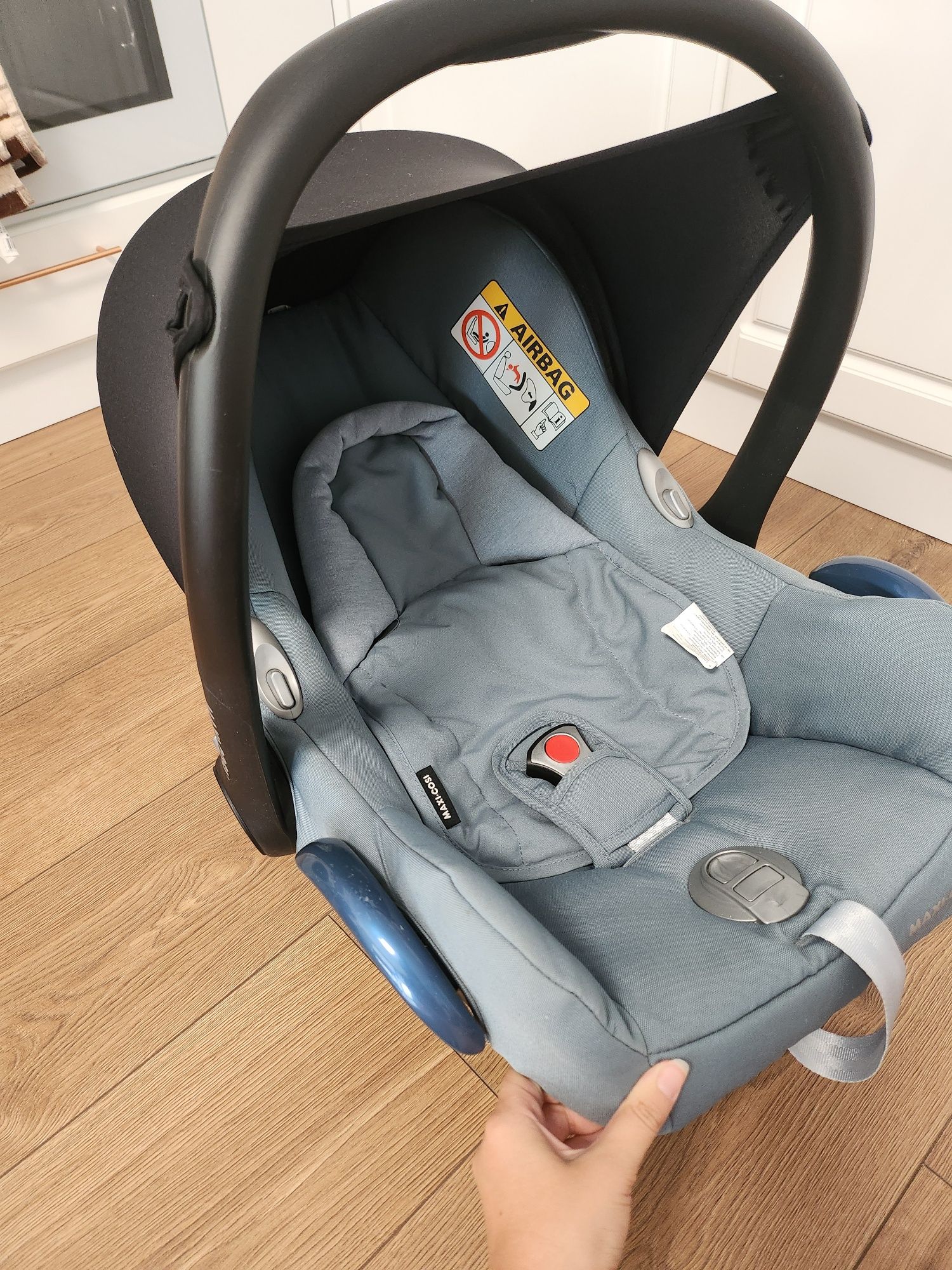 Столче за кола Maxi-Cosi Cabriofix