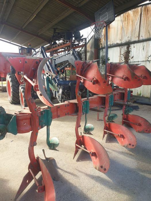 Plug reversibil Kverneland 3  brazde