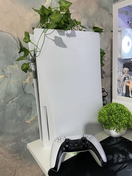 Продам Ps5 один джостик и два диска