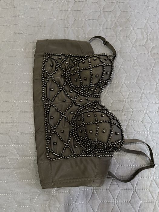 Елегагнтно Бюстие