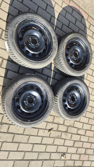 set roți; cauciucuri;195 55 16 ,de iarnă,jante tablă,capace ,originale
