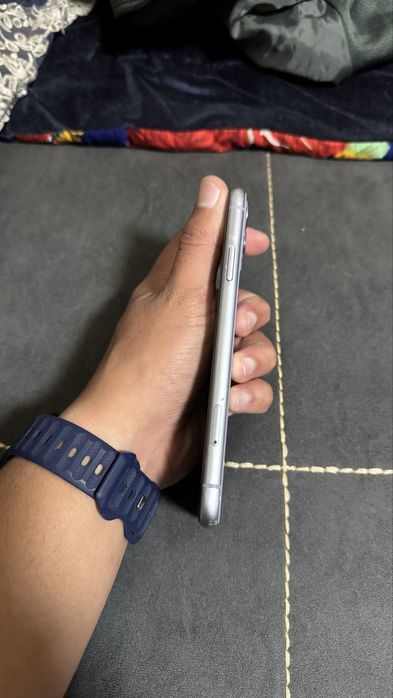 Iphone 11 64gb sotiladi