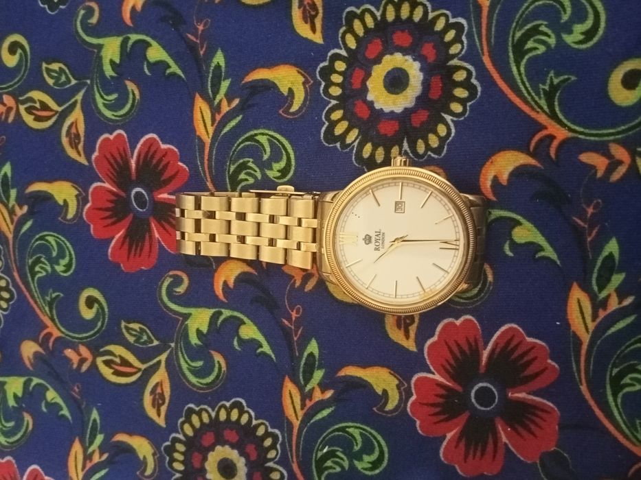 Часы Royal London