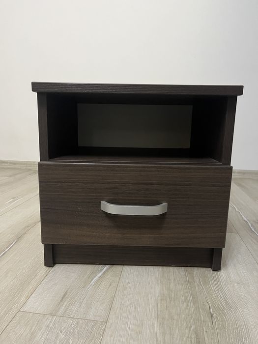 Vand set 2 noptiere maro!