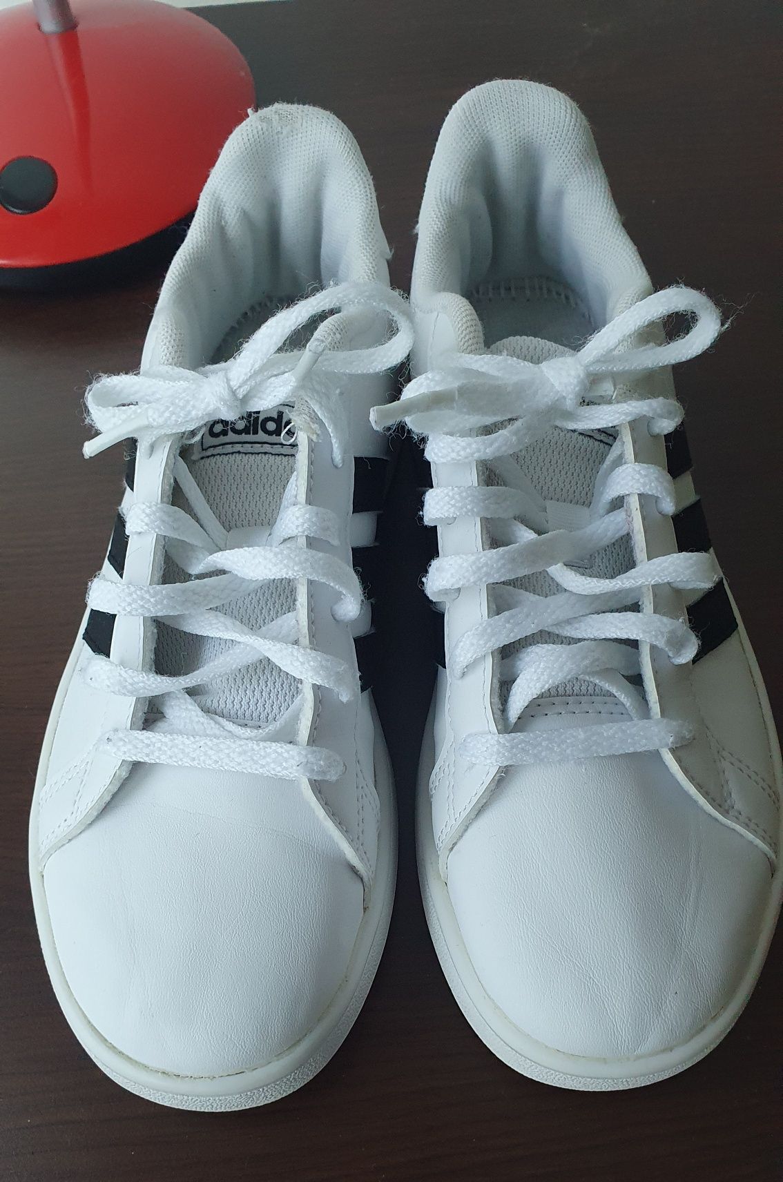 Маратонки "adidas", естествена кожа, номер 35