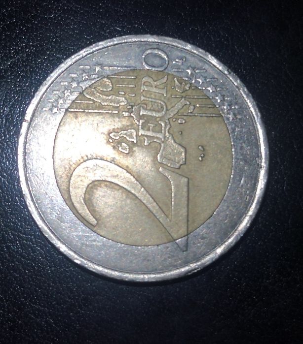 Vând monedă de 2 euro din 2001 preț 2500 lei