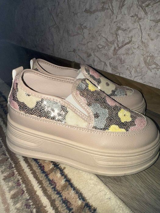 Дамски обувки на платформа 38н