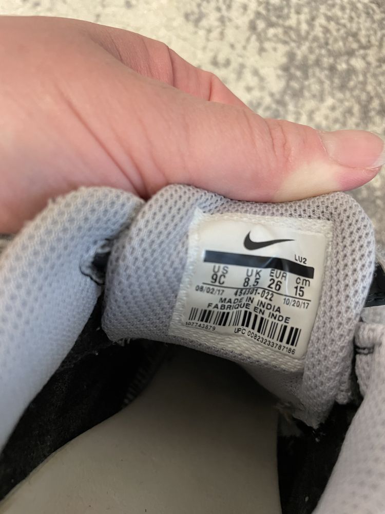 Pantofi sport Nike nr. 25