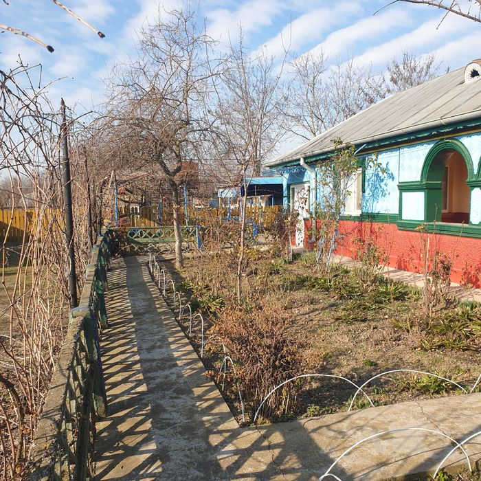 Vând casă si teren în Slobozia Noua