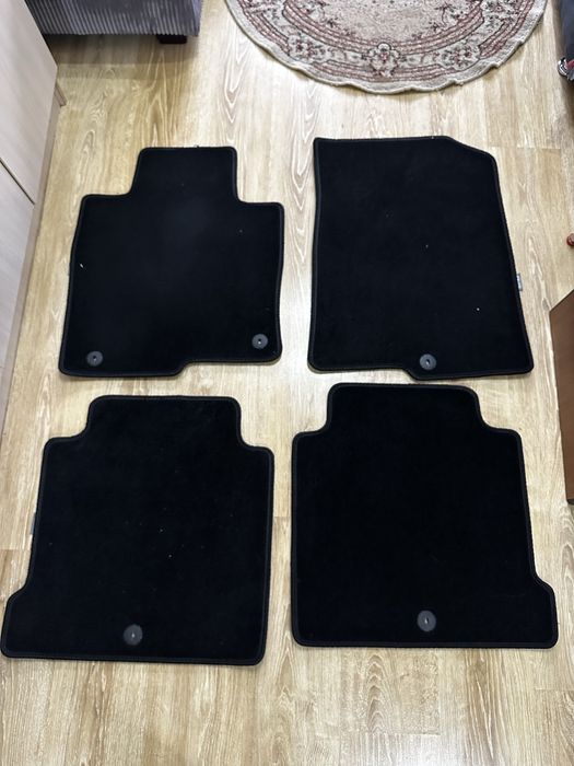 Комлект велюровых поликов, ковриков