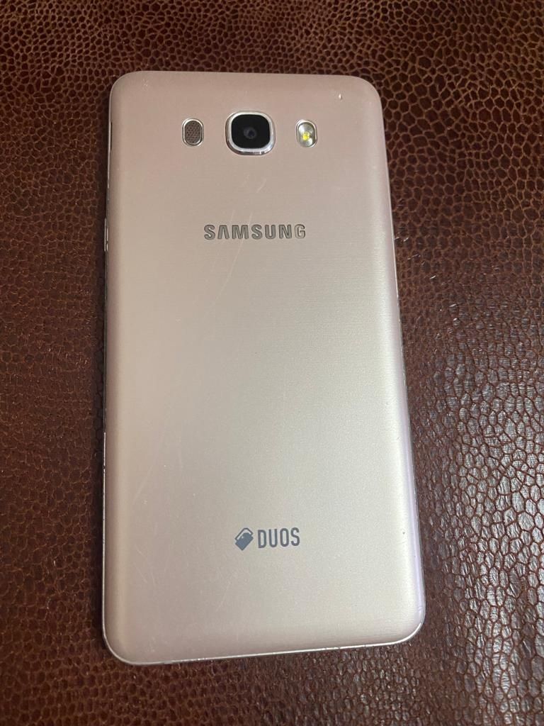 Продам телефон Samsung J 7