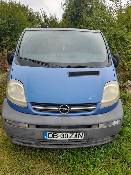 Vand microbus marfa, Opel Vivaro