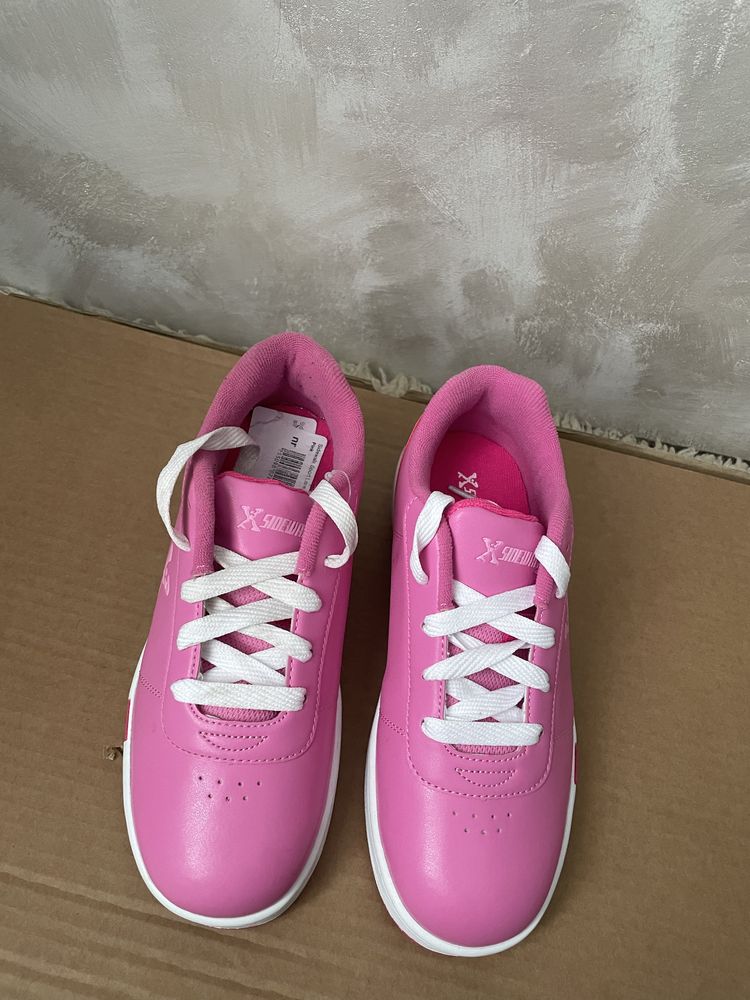 Маратонки с колелце Heelys