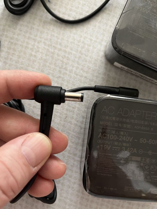 Alimentatoare laptop /asus /hp