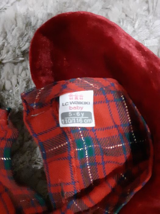 rochie rochiță scufita roșie carouri lc Waikiki 110 116 5 6 ani