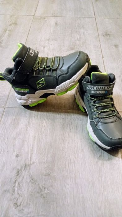 Ghete copii skechers waterproof mărimea 29