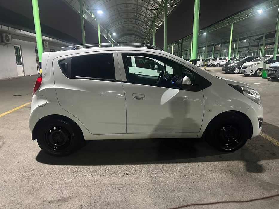 Avtomat 2017 yil oq spark sotiladi kraskasi toza