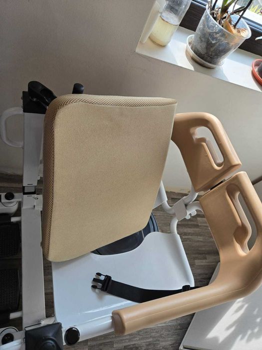 Scaun hidraulic transfer persoane varstnice sau cu handicat