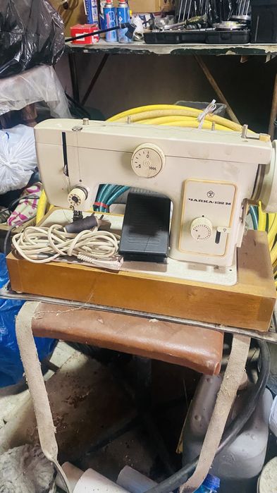 Швейная машинка Чайка