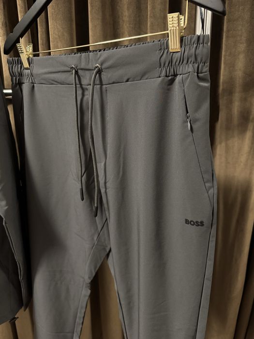 Trening fâș BOSS - Mărimea L - Calitate Premium