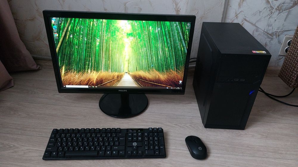 Офисный компьютер в комплекте