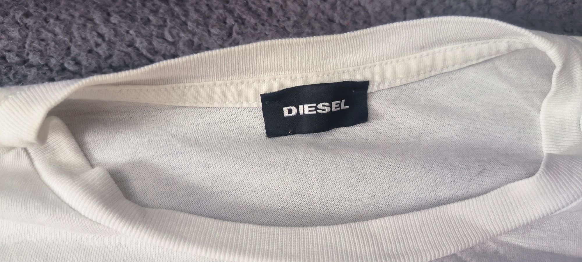 Tricou Diesel alb