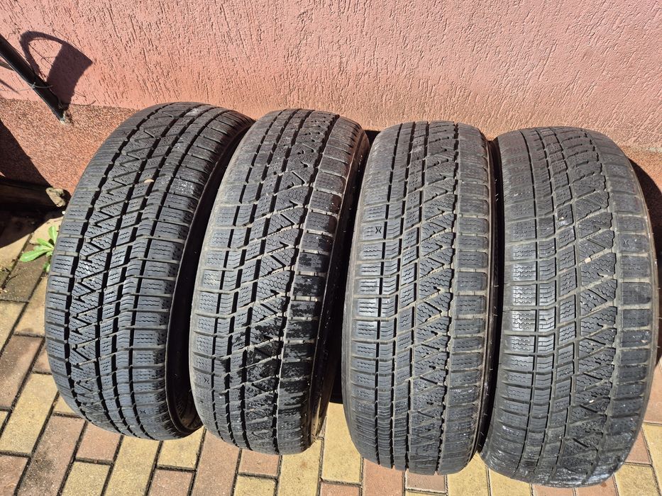 Vand anvelope iarna Kumho Wintercraft SUV 215 65 R17