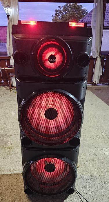 Akai boxă activă