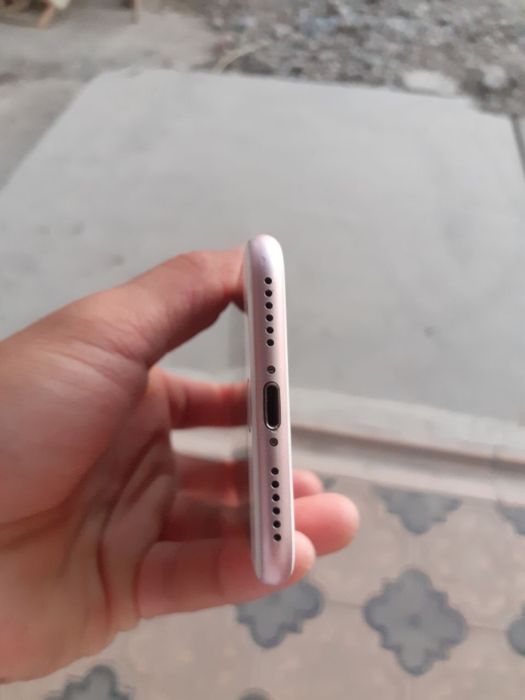 Iphone 7    32. Gb