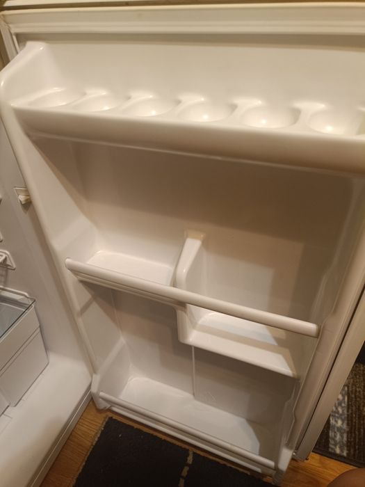 Frigider Westwood  potrivit pt garsoniera/ camin