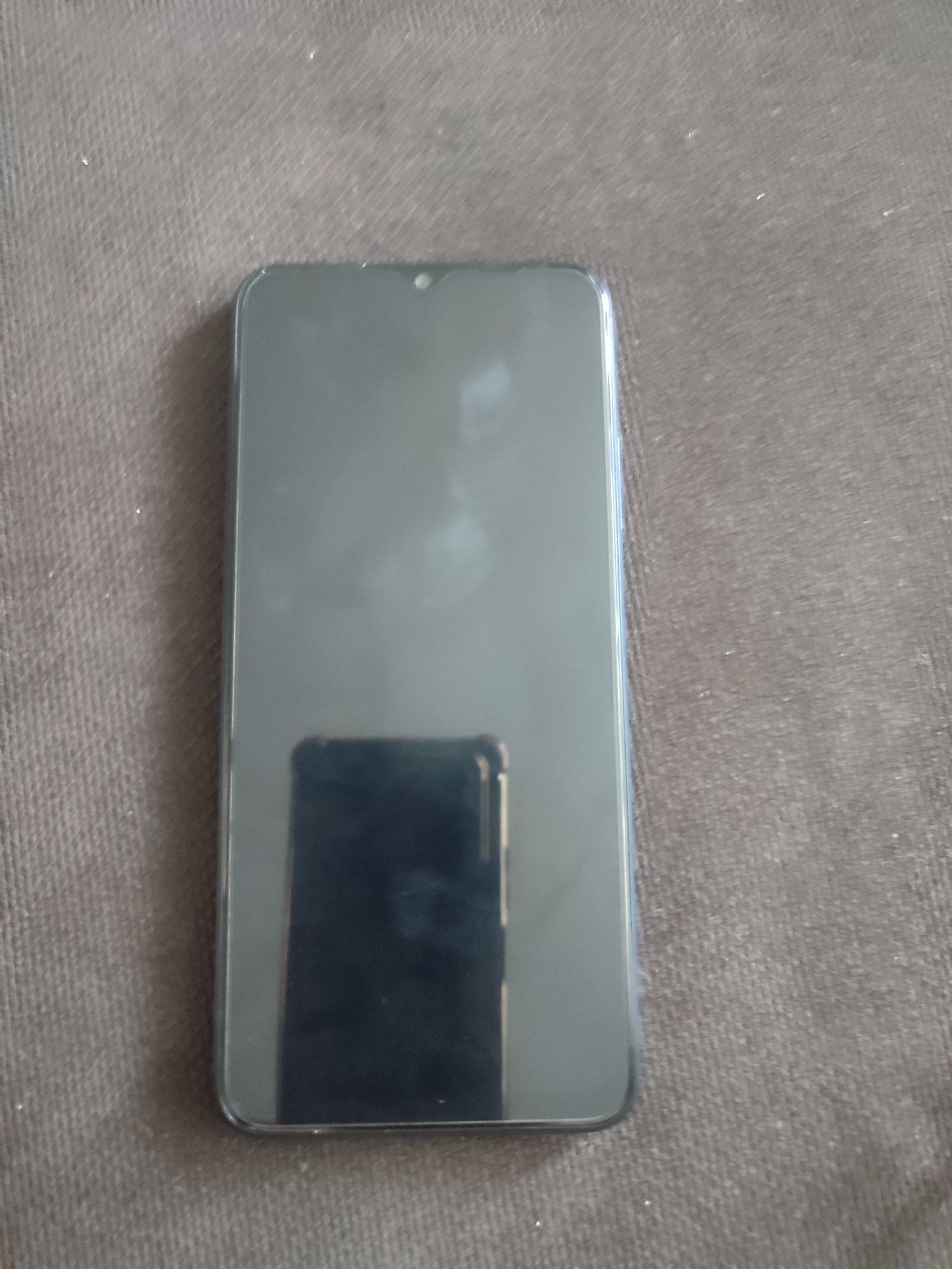 Oppo A17 новый в хорошем состояние