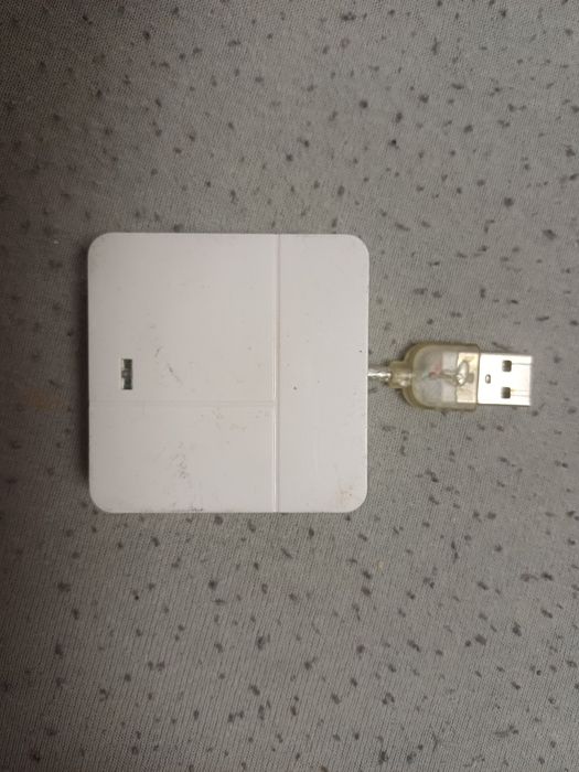 Card reader HAMA in stare buna . Este testat