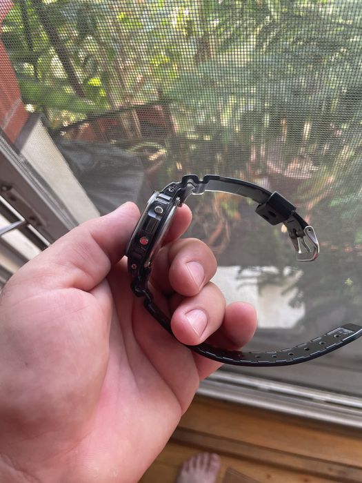 Ceas barbatesc Casio G-Shock DW-B5600G-1ER Bluetooth