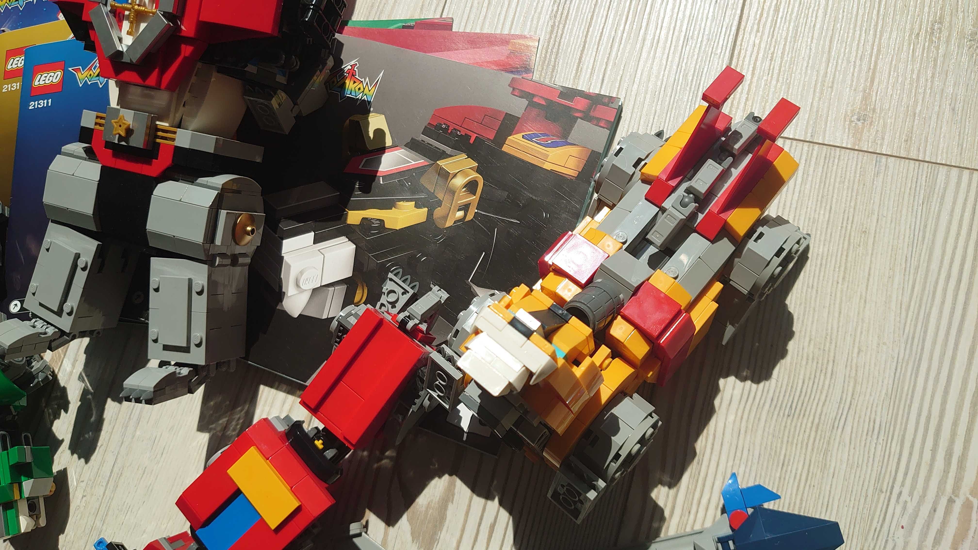 [construit - LIMITED ED.] Lego Ideas 21311 - Voltron 2321 piese 16+