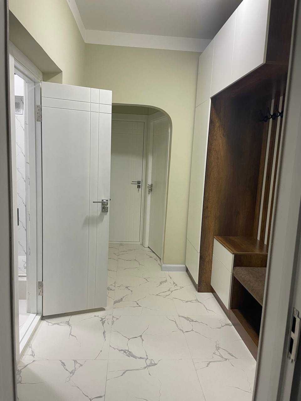 ул.С.Барака Кафе Эффенди 2-комн 2/9 60 м² евроремонт часть мебели