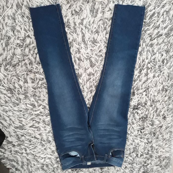 Jeansi noi,marca Devote, mar 38