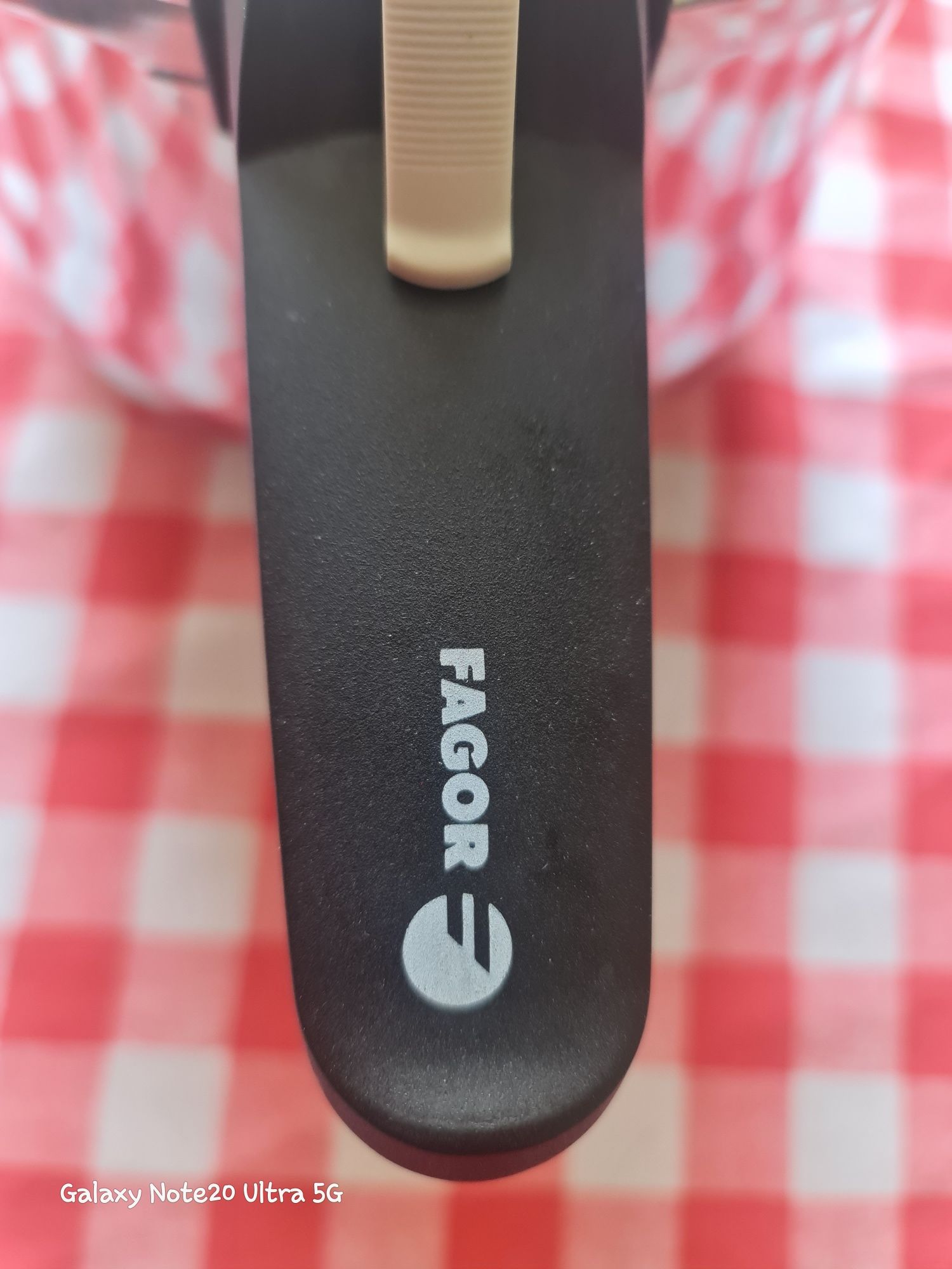 Тенджера под налягане Fagor 7л.