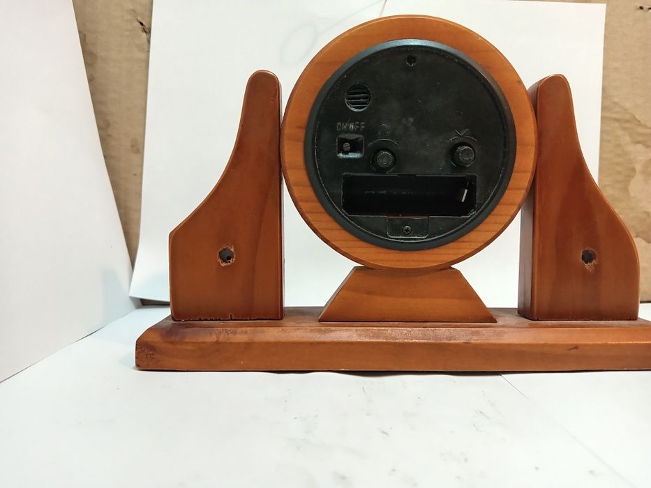 Ceas din lemn funcțional