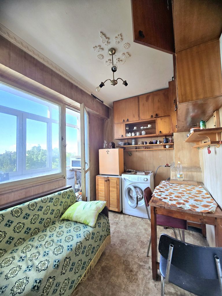 Продава се Двустаен апартамент в Горна Оряховица - 70 кв.м за 1013 €/кв.м - Снимка #3