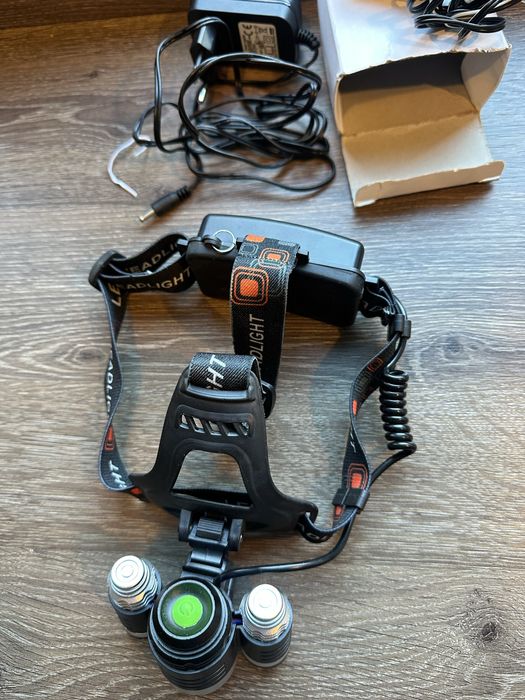 Lanterna cap LED cu acumulator