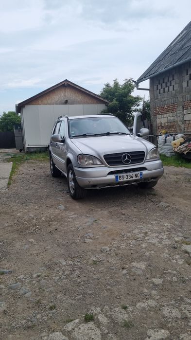 Vând mercedes ml 270
