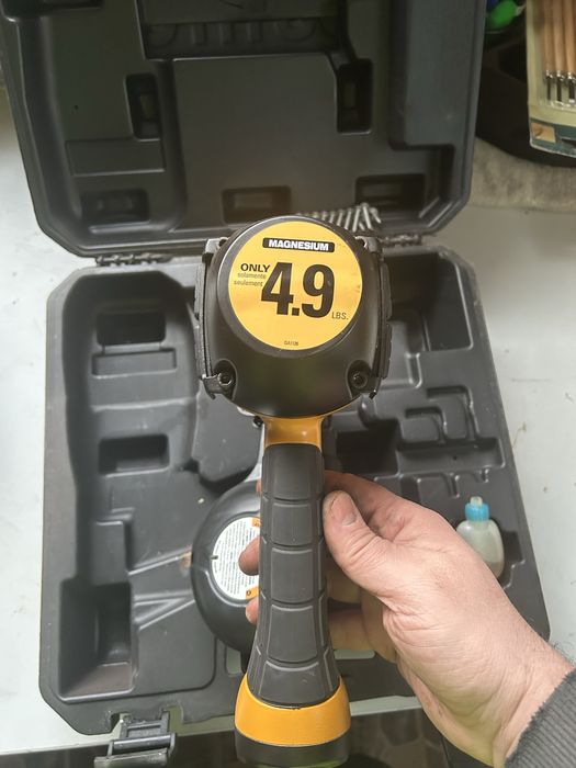 Aparat pneumatic pentru acoperis Bostitch RN 46-2, cuie 19-45 mm