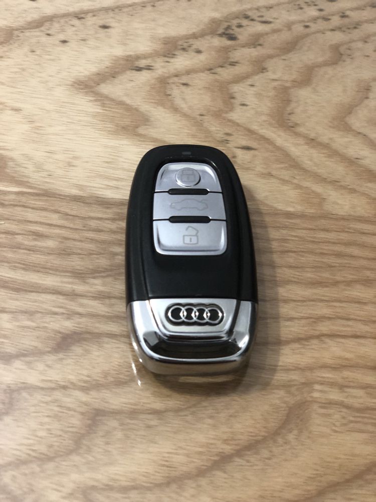 Ключ за Audi a8 D4 Оригинален