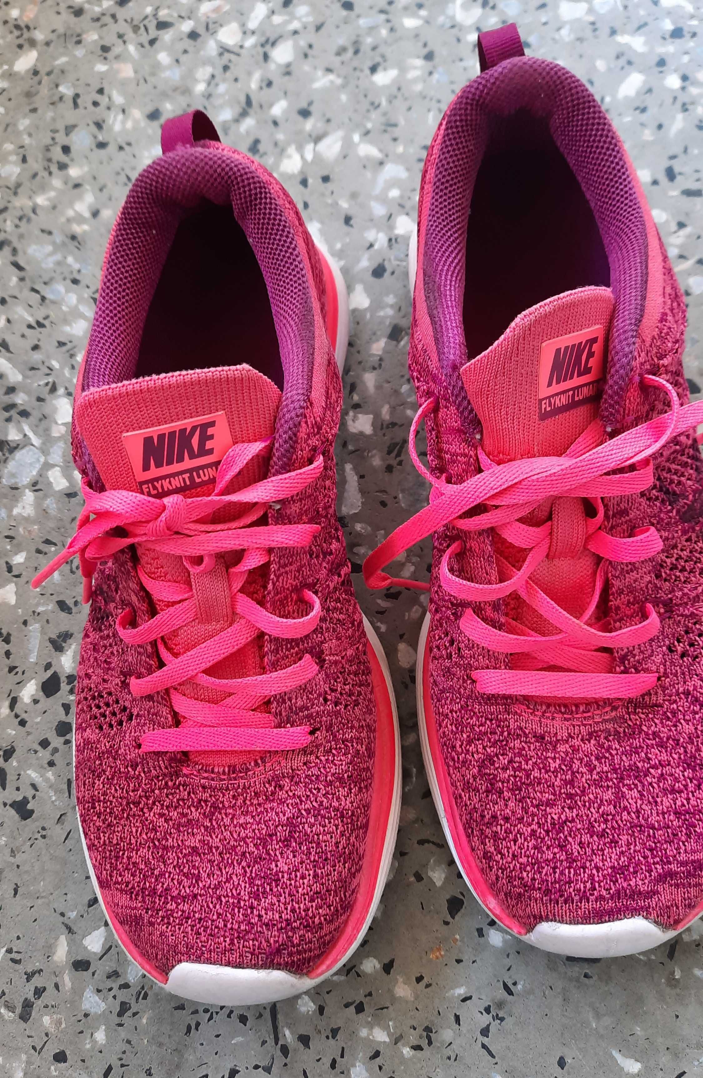 Nike Flyknit Lunar 1