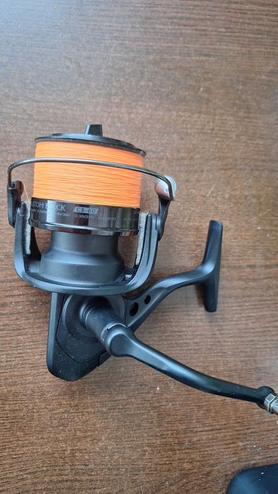 Mulinetă Okuma Custom Black